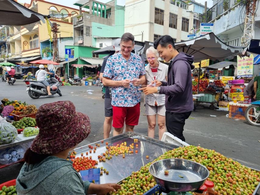 HCM City: Sightseeing Tour with Coffee and Fruit by Scooter - An Ancient Temple in Chinatown