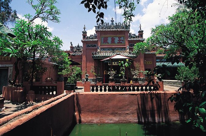 Ho Chi Minh City Sightseeing, midnight, Shopping tours by scooter - Why a scooter is the right way to see Saigon after dark