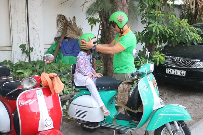 Ho Chi Minh Vespa City Tour 4,5 hours - Starting at the Opera House