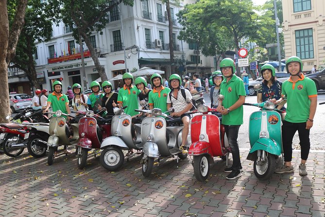 Ho Chi Minh Vespa City Tour 4,5 hours - Nguyen Thien Thuat apartment buildings