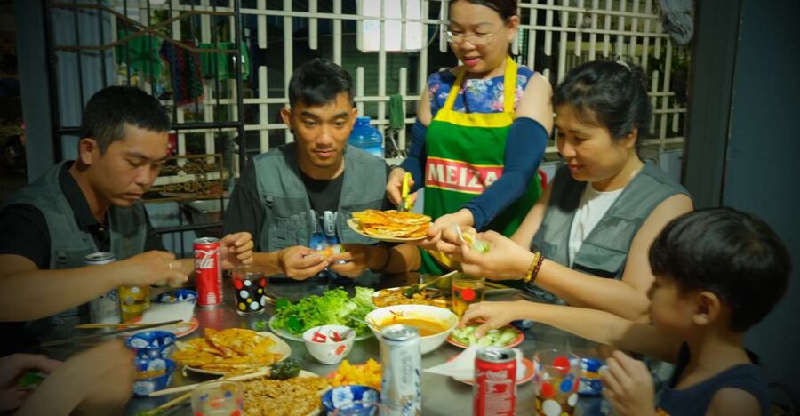 Hoi An: Evening Food Culture Tour by Vespa - Why a Vespa is a useful way to eat Hoi An