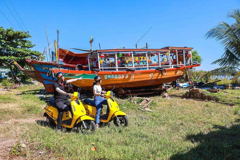 Hoi An: Half-day Electric Scooter Countryside Adventure - Tra Que’s gardens and hands-on rice crackers