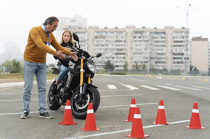 Jakarta Scooter Lessons and Motorcycle Lessons - What to bring and what to ask first