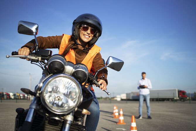 Jakarta Scooter Lessons and Motorcycle Lessons - The first few minutes: meeting your instructor and checking the bike