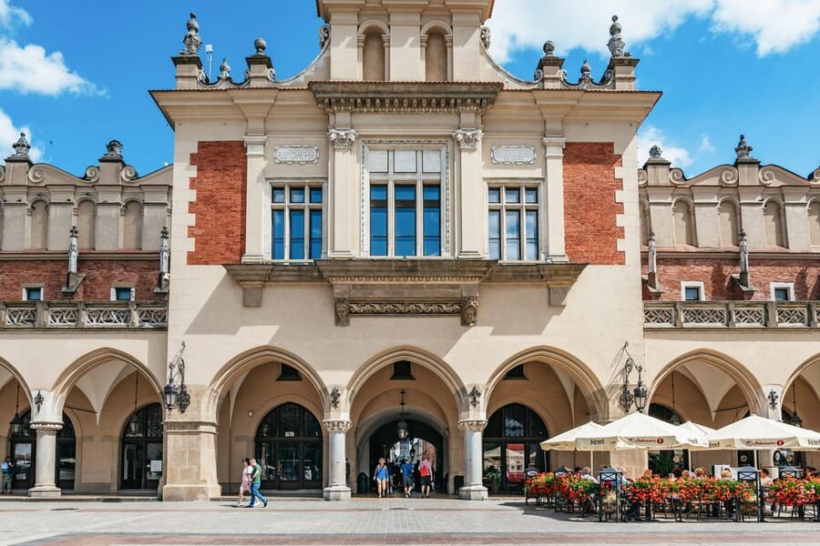 Krakow: Guided E-Scooter City Tour with Food Tastings - Starting in the Old Town at Plac Szczepański
