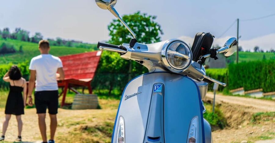 LANGHE : Vespa Tour to the Wine Region of Barolo - The first ride toward La Morra