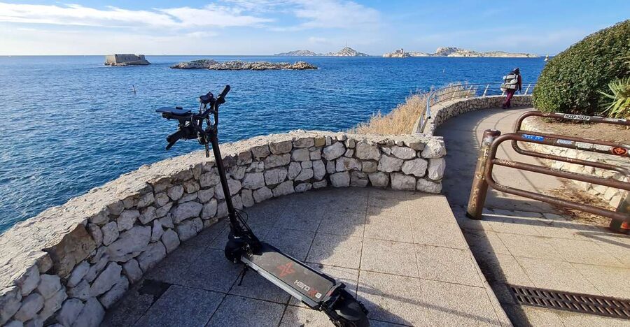 Marseille: Self-Guided Smartphone Tour by E-Scooter - What the scooter adds to Marseille sightseeing