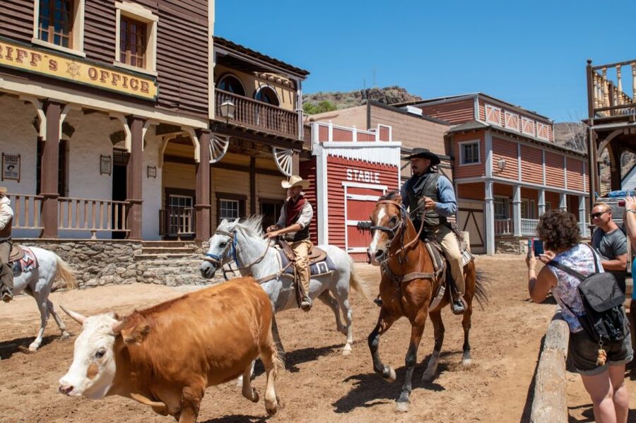 Maspalomas: E-Scooter or E-Bike Tour+Western Town Sioux City - Who will enjoy this tour most