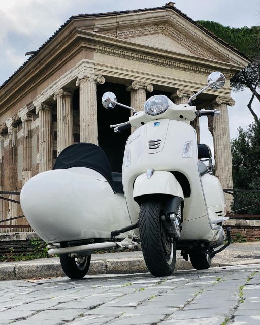 Morning Vespa Sidecar Tour with Cappuccino - The guide, headphones, and professional drivers