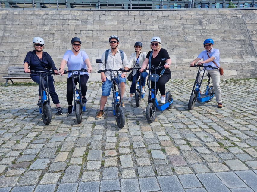 Munich: Top Sights Guided E-Scooter Tour - From Friedensengel to the Maximilianeum