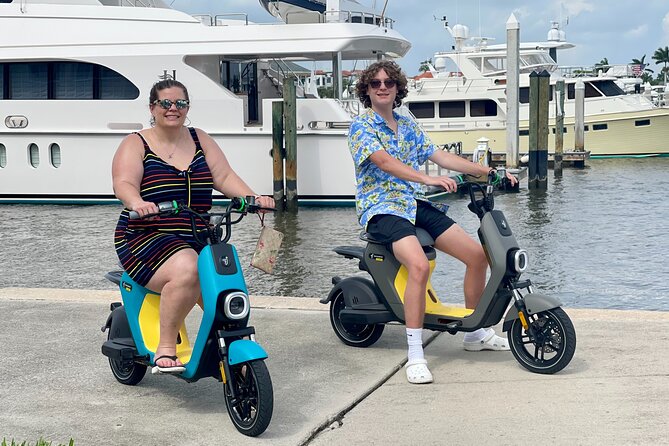 Naples Electric Moped Tour - Cruising Third Street South