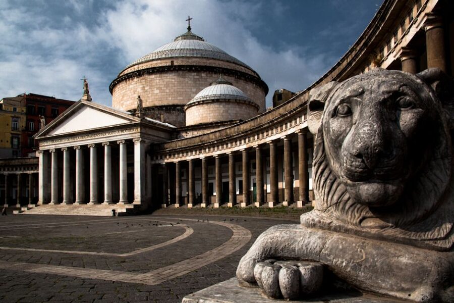 Naples: Private Classic Vespa City Tour - Spaccanapoli and Via dei Tribunali: Naples at street level