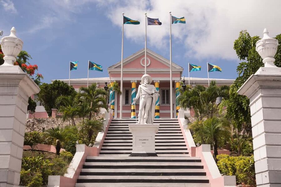 Nassau: E-Scooter Tour with Food Tasting and Local Drinks - Junkanoo, art, and the Pompey Museum