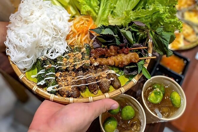 Nha Trang Local Food Tasting and Sightseeing Tour By Scooter - Stop 5: Dessert on Luong Dinh Cua