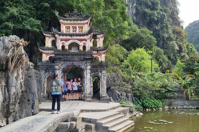 Ninh Binh HIGHTLIGHT & HIDDEN GEM Tour From Hanoi: Skip-The-Line - Getting back to Hanoi after a long day