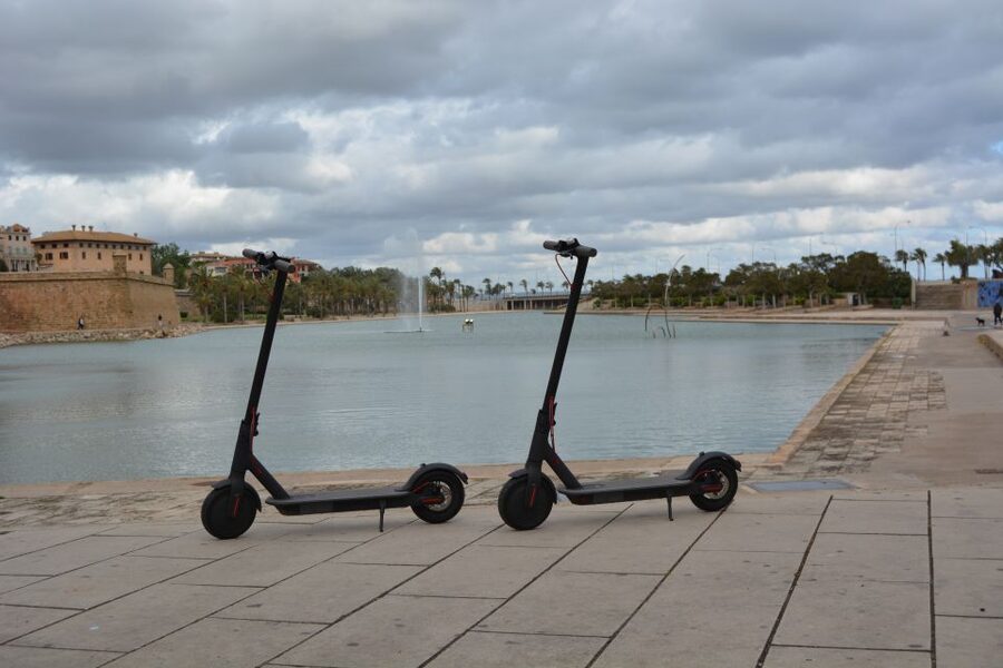 Palma de Mallorca: E-Scooter Rental - Reaching the old city walls for the views