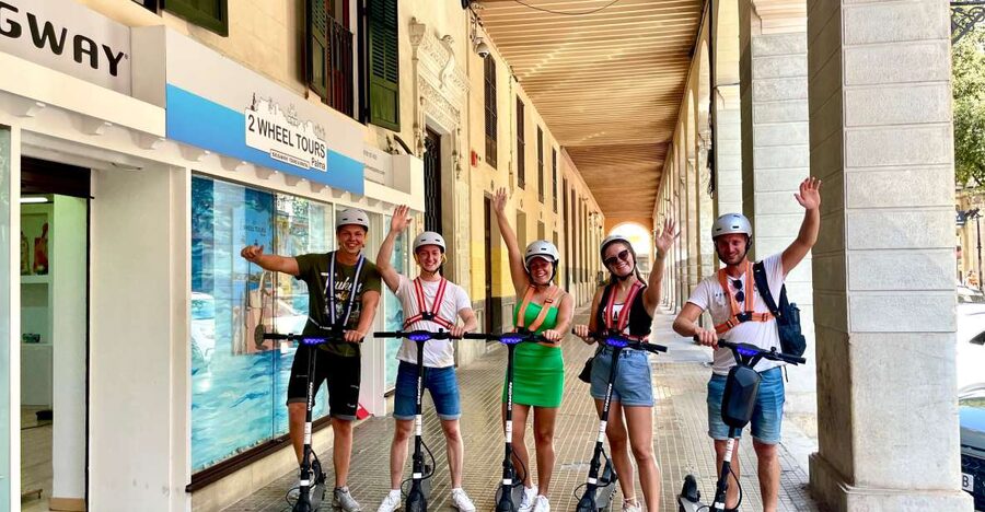 Palma: Guided 1.5 H city tour on Electric scooter - What the 1.5-hour schedule feels like