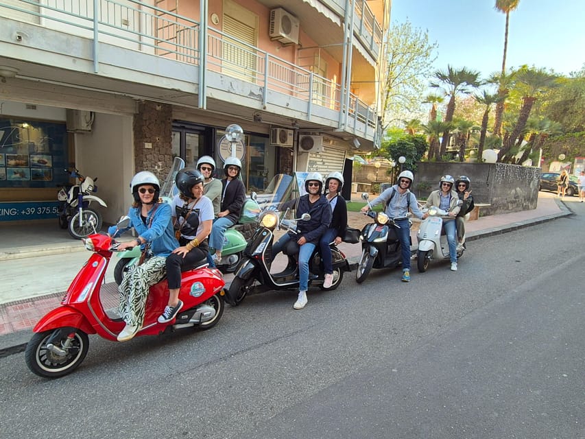 Panoramic Vespa tour of Taormina, Castelmola and White Lotus series locations - The ride into Taormina