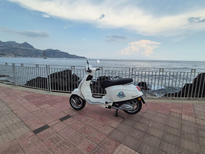Panoramic Vespa tour of Taormina, Castelmola and White Lotus series locations - San Domenico Palace and the White Lotus connection