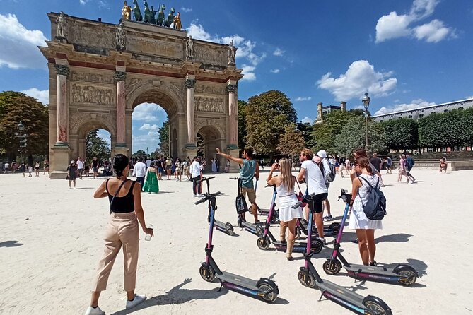 Paris City Tour by E-Scooter with Fun Guide (Small groups) - Starting at Pont des Arts and Ile de la Cité