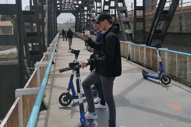 Pescara tour by e-scooter or bike among art, flavors and shopping - Crossing Ponte del Mare and Riding the South Waterfront