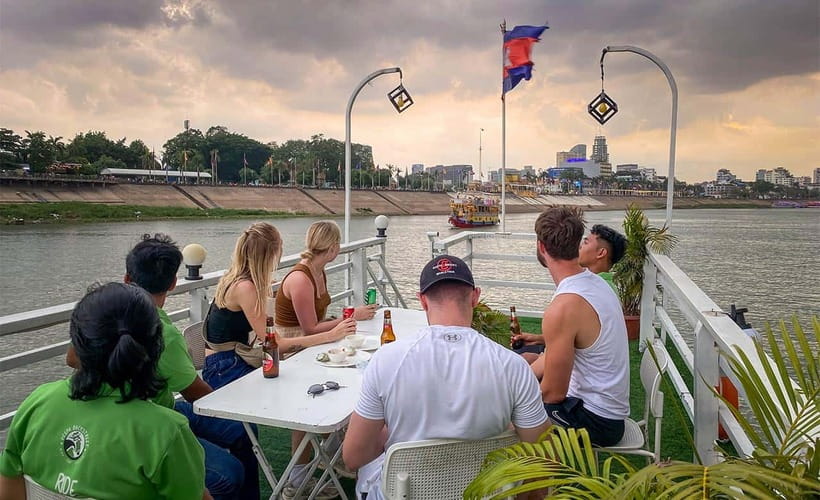 Phnom Penh: City & Silk Island Haft Day or Full Day Tour - Phnom Penh’s grand morning, from palace to hilltop shrine