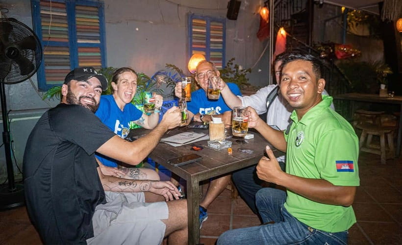 Phnom Penh: City & Silk Island Haft Day or Full Day Tour - Independence Monument and the city’s everyday center