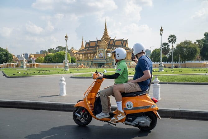 Phnom Penh: Highlights Tour Including National Museum - A Street-Level Introduction to Phnom Penh