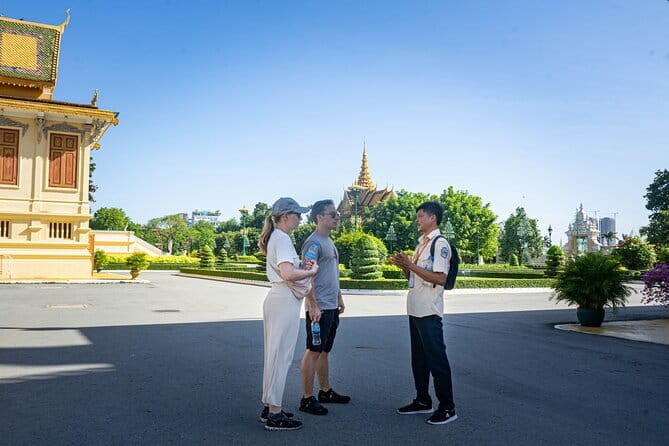 Phnom Penh: Highlights Tour Including National Museum - Independence Monument and Cambodia’s Modern Story