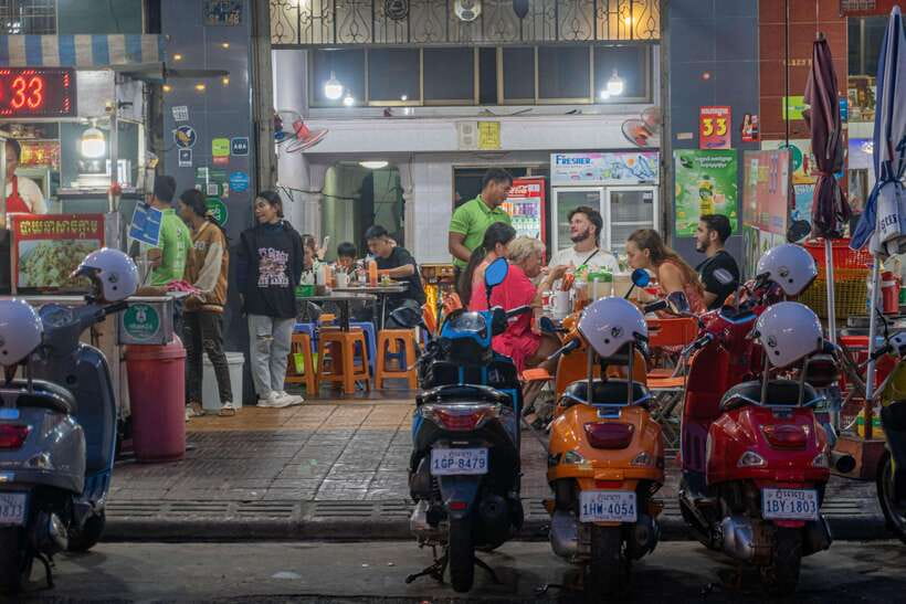 Phnom Penh Night Foodie Vespa Tour / Tuk Tuk Available - Key points to know before you book