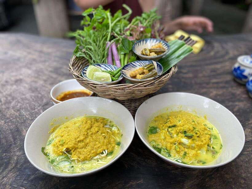 Phnom Penh Night Foodie Vespa Tour / Tuk Tuk Available - Vespa, tuk tuk, and road comfort
