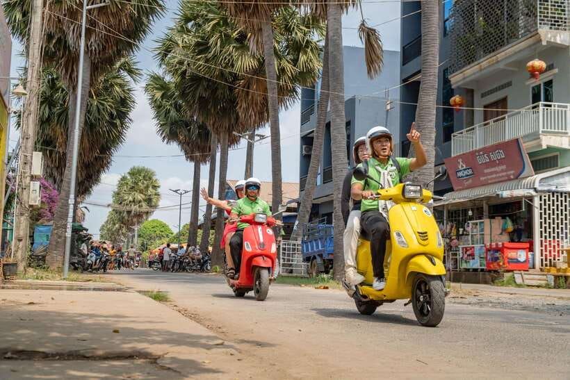 Phnom Penh Silk Island Sunset Vespa Tour / Tuk Tuk Available - Silk weaving from worms to finished cloth