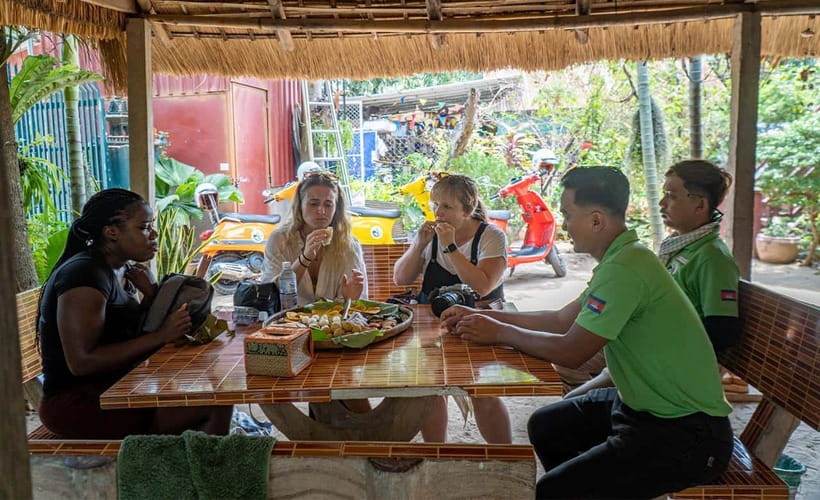 Phnom Penh: Silk Island Tour by Vespa with Tuk Tuk Available - Ferry crossings and Koh Oknha Tei Market
