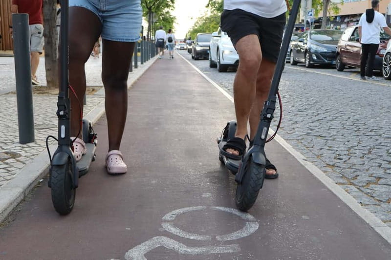Portimão: E-Scooter Rental with Custom Routes - Getting comfortable before you ride away
