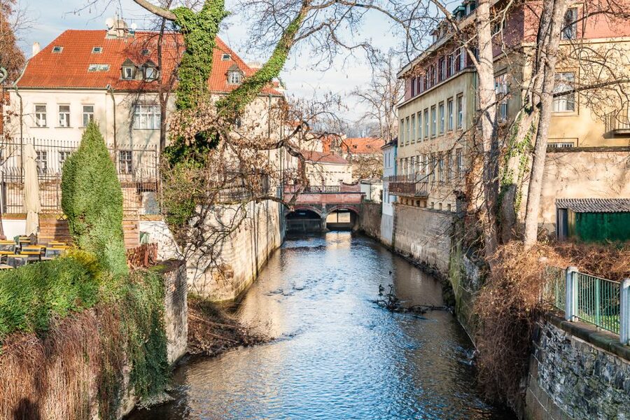 Prague: 4-Hour Segway and Scooter Tour with Lunch and Drinks - Riding through Prague’s Beverly Hills