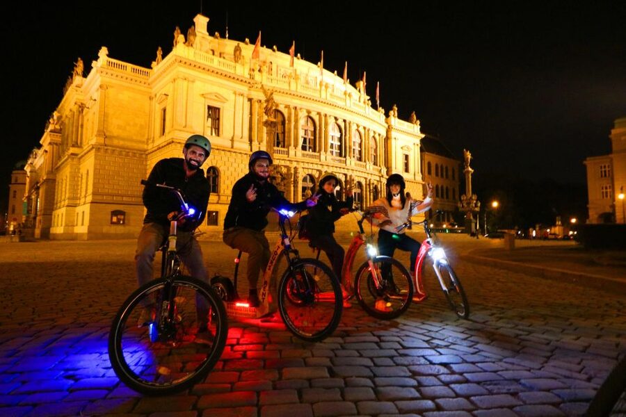 Prague: E-Bike/E-Scooter Viewpoint Tour - The Jewish Quarter and the return to Malá Strana
