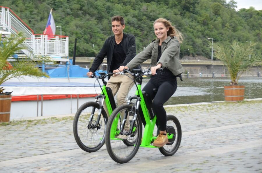 Prague: Electric Scooter & Cruiser Fat eBike Rental - Choosing between the fat eBike and scooter
