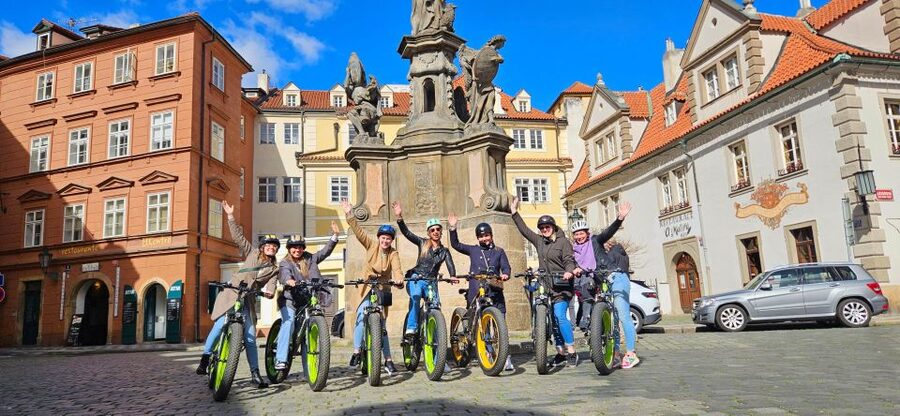 Prague: Highlights Tour on e-Scooter or eBike - Key points to know before booking