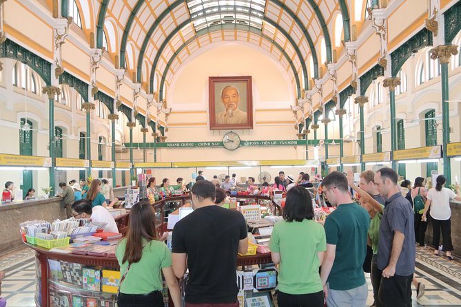 Private Ho Chi Minh Sightseeing and Food Tour by Scooter - Nguyen Thien Thuat and everyday apartment life