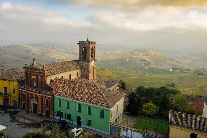 Private Vespa Tour "Among the hills of Barolo and Barbaresco" - La Morra delivers the big view
