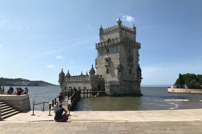Rent a Scooter in Lisbon | Explore Freely with a Honda PCX - Why the automatic Honda PCX works well in Lisbon
