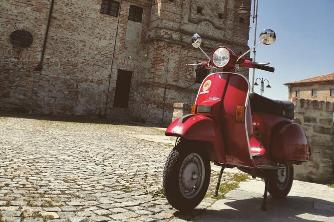 Rent a vintage Vespa for a whole day in Alba - Following your own route through the Langhe
