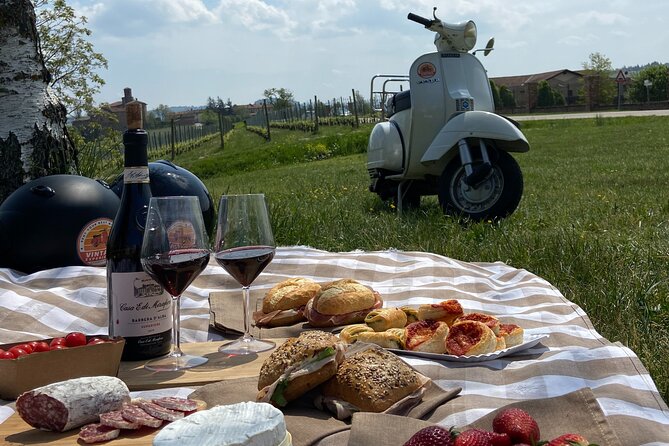 Rent a vintage Vespa for a whole day in Alba - Starting near Alba at Via Ortolani