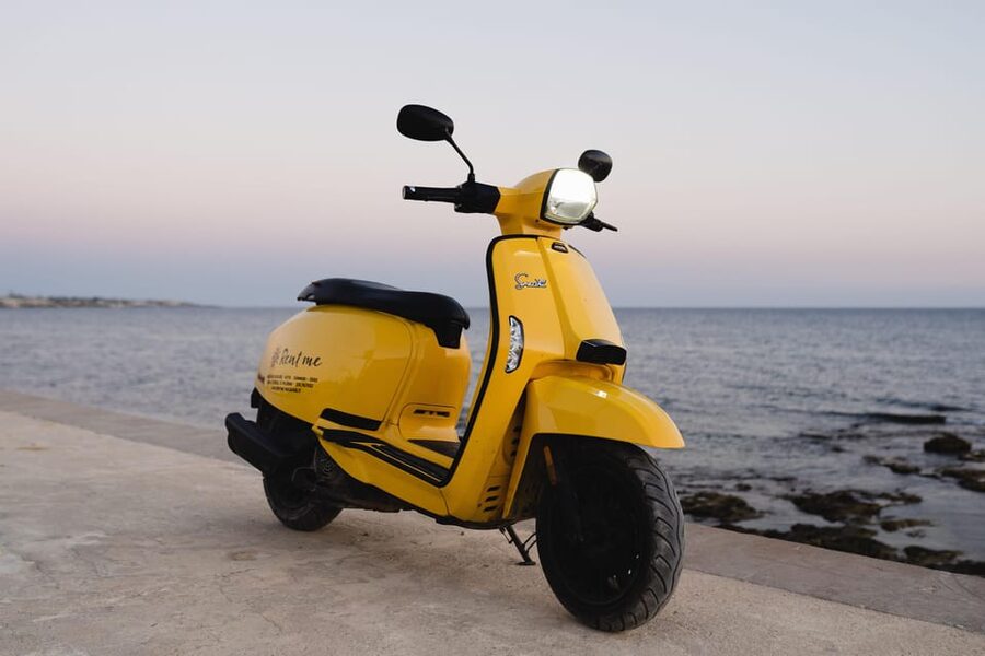 Rent beautiful iconic scooters and discover Sicily. - What this Palermo scooter rental actually offers
