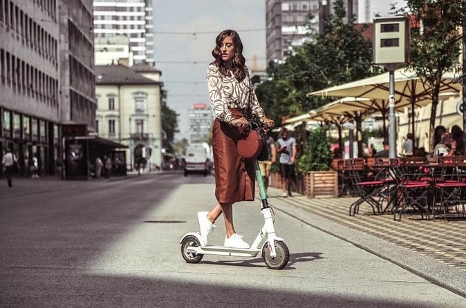 Rent Electric Scooter - Luggage storage makes the timing easier