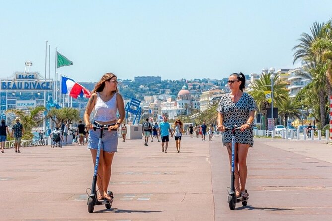 Rent scooters and electric bikes Nice - The Promenade des Anglais is the easy scenic stretch