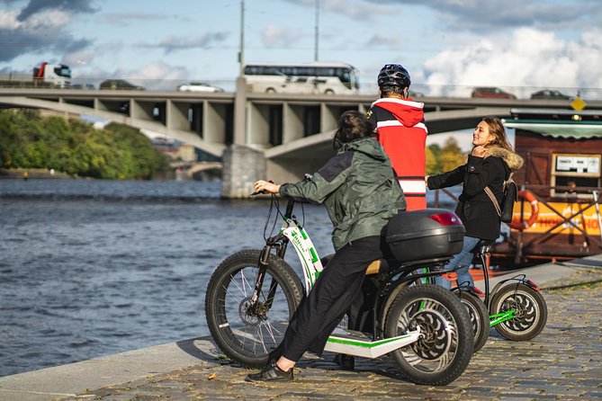 Rent your E-Scooter Hugo Bike in Prague! - Is $49.37 a fair price?