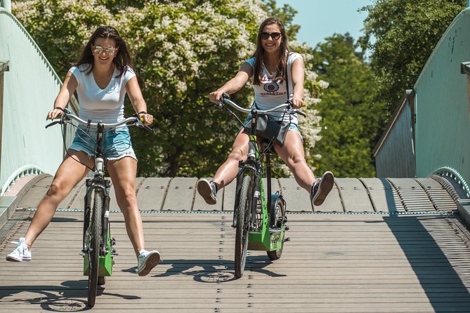 Rent your E-Scooter Hugo Bike in Prague! - Who will enjoy this ride most?
