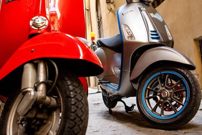 Rent your Electric Vespa 45 in Florence for 8 hours - What the electric Vespa feels like on the road