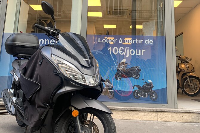 Rental scooter PCX Honda 125cc (B / A1 permit) Paris - What renting a PCX changes about Paris